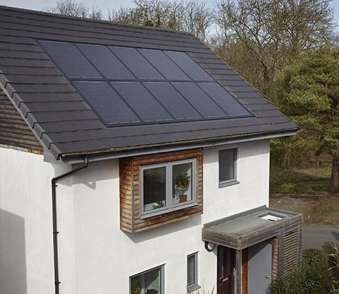 来自Solarcentury的太阳能电池板安装